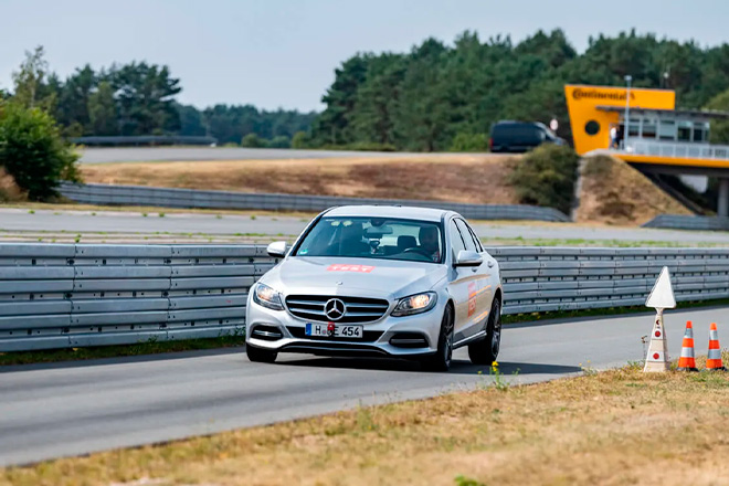 Test discipline: dry braking. 