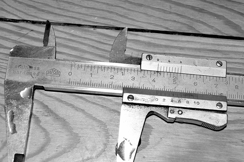 Vernier caliper set on 25.4 mm which equals to 1 inch.
